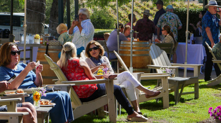 Live Music- Victor Valencia