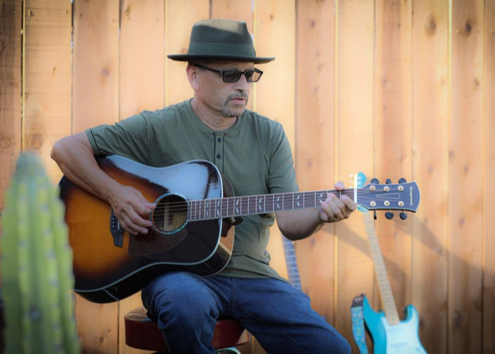 Live Music - Victor Valencia